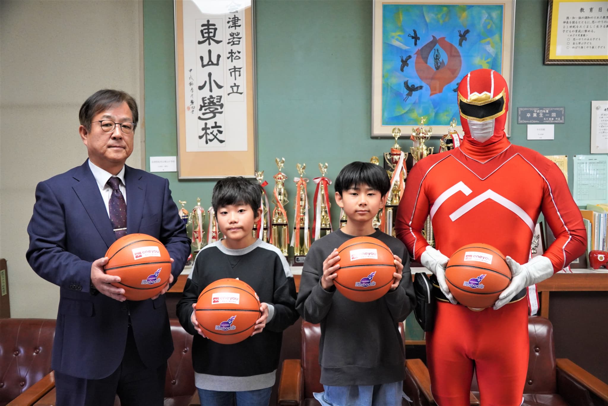 東山バスケットボール部移動着 ウインターカップ2020】“追われるプレッシャー”に打ち勝ち 真の